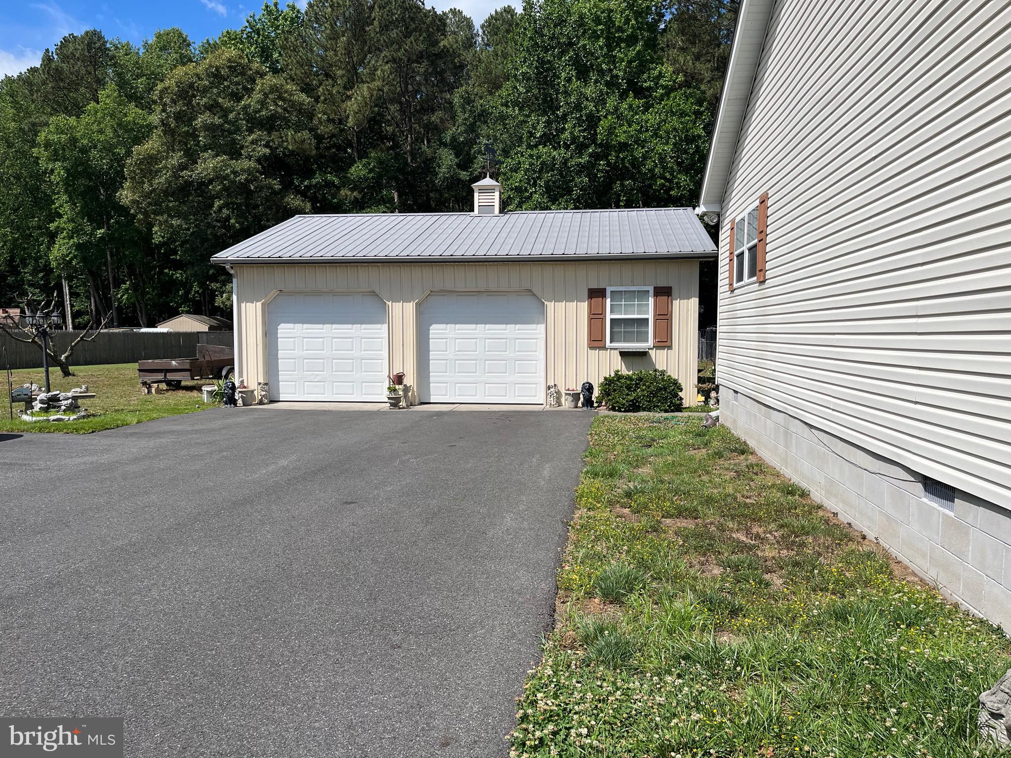 2407 Hunting Quarter Road Houston, DE 19954 - Photo 14 of 17 Oversized 2-car garage