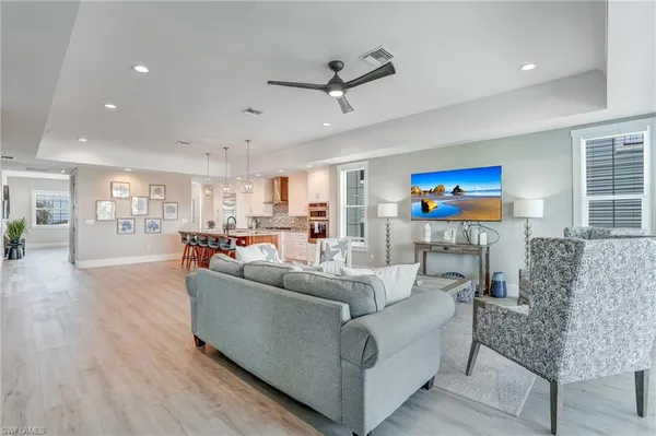 $3,925,000 | 661 Estero Boulevard, Fort Myers Beach, FL 33931