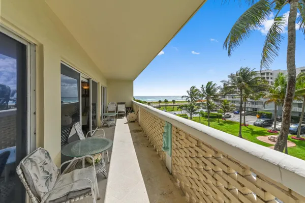 $539,900 | 2545 South Ocean Boulevard, Unit 4070, Palm Beach, FL 33480