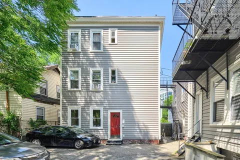 $599,000 | 313 Elm Street, Unit 1, Cambridge, MA 02139