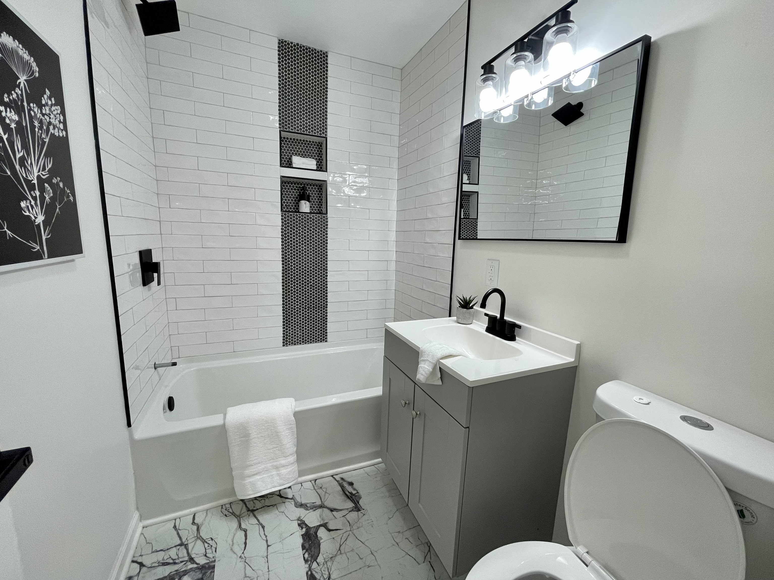 2013 East Legrande Avenue Indianapolis, IN 46203 - Photo 11 of 19