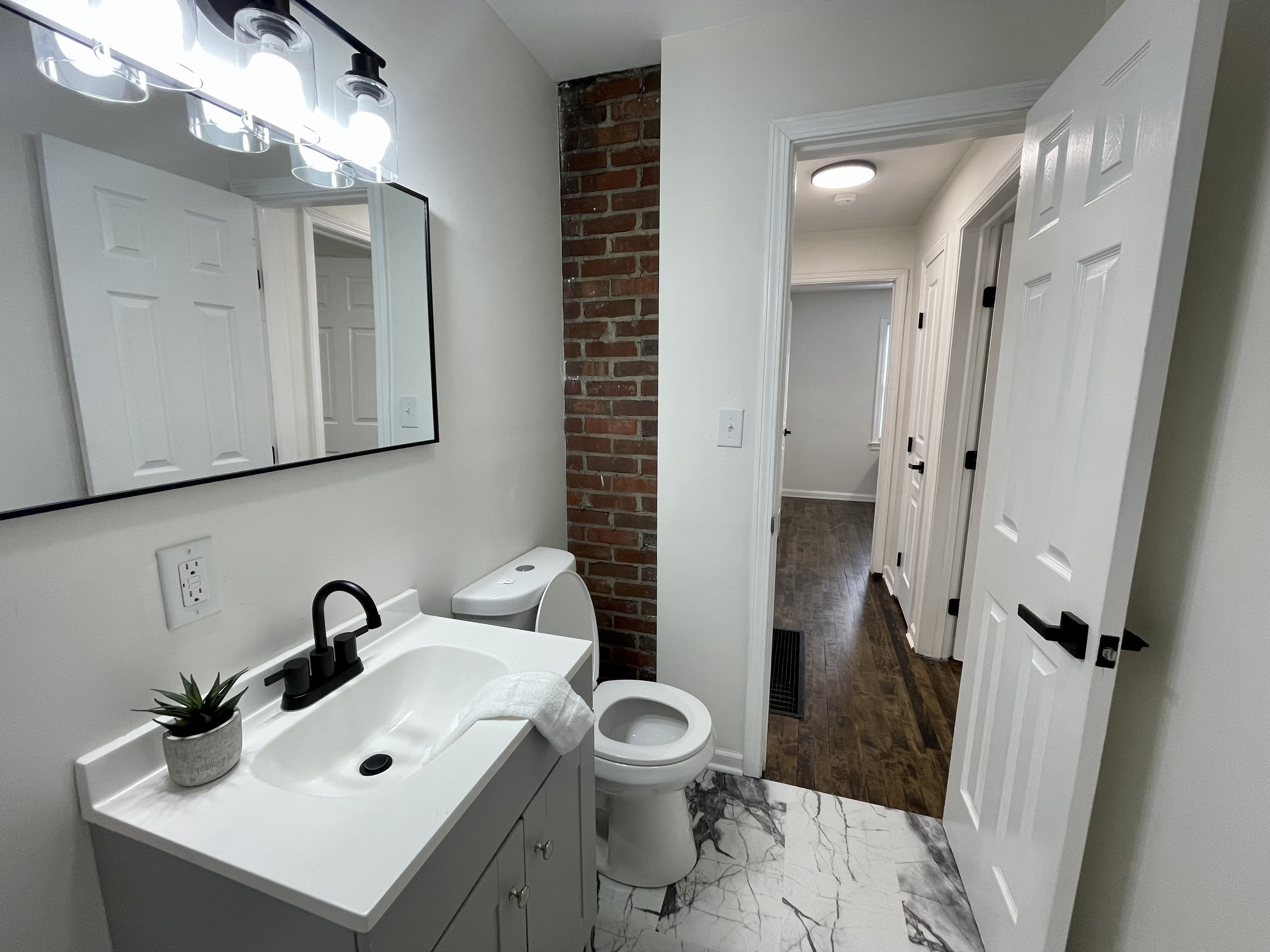 2013 East Legrande Avenue Indianapolis, IN 46203 - Photo 12 of 19