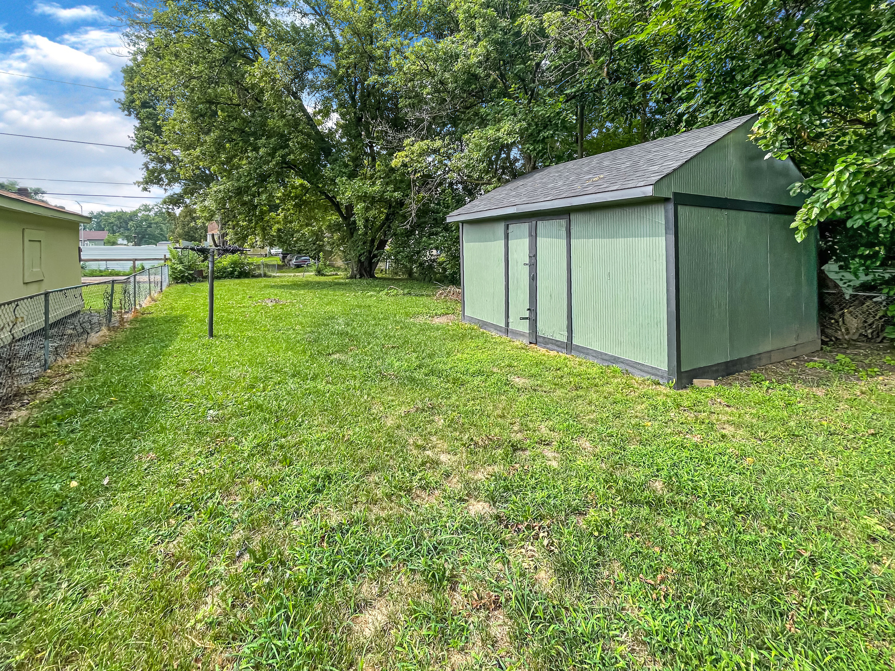 2013 East Legrande Avenue Indianapolis, IN 46203 - Photo 18 of 19