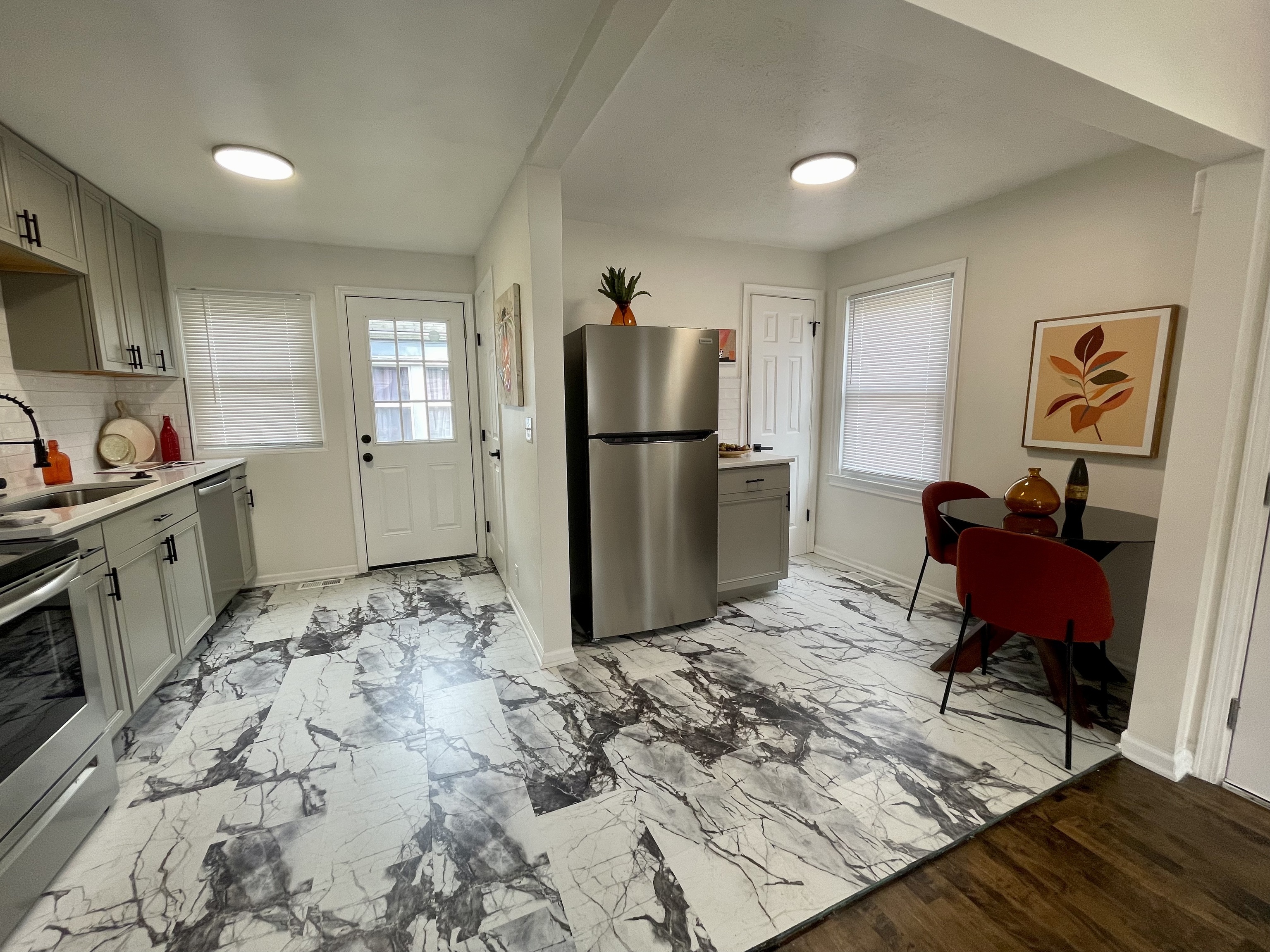 2013 East Legrande Avenue Indianapolis, IN 46203 - Photo 5 of 19