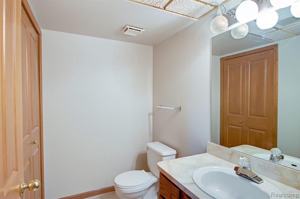 2043 Kemp Road Bloomfield Hills, MI 48302 - Photo 34 of 40