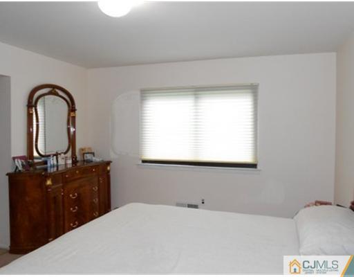 9 Marvin Road Monmouth Junction, NJ 08852 - Photo 11 of 23 Gallery Image 11