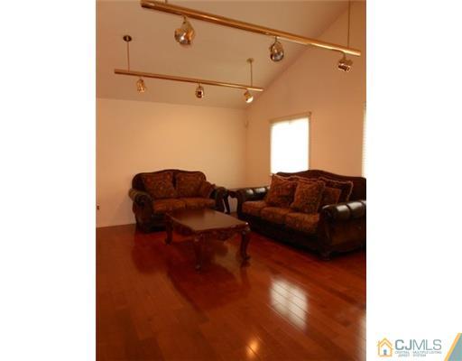 9 Marvin Road Monmouth Junction, NJ 08852 - Photo 3 of 23 Gallery Image 3