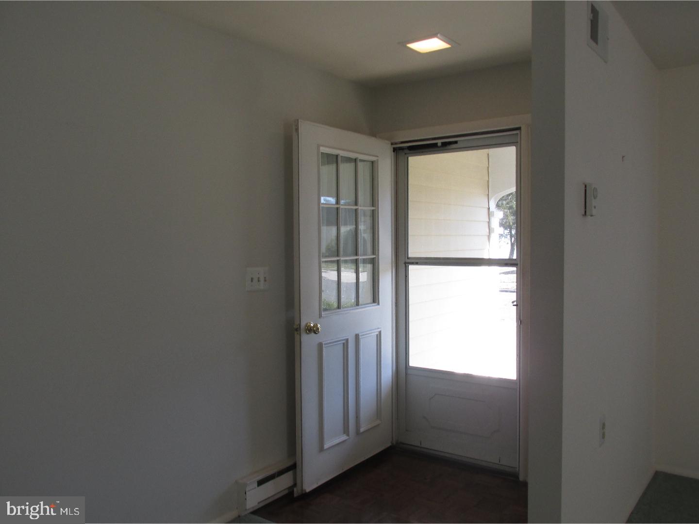 32 Windsor Road Vincentown, NJ 08088 - Photo 3 of 19 Foyer