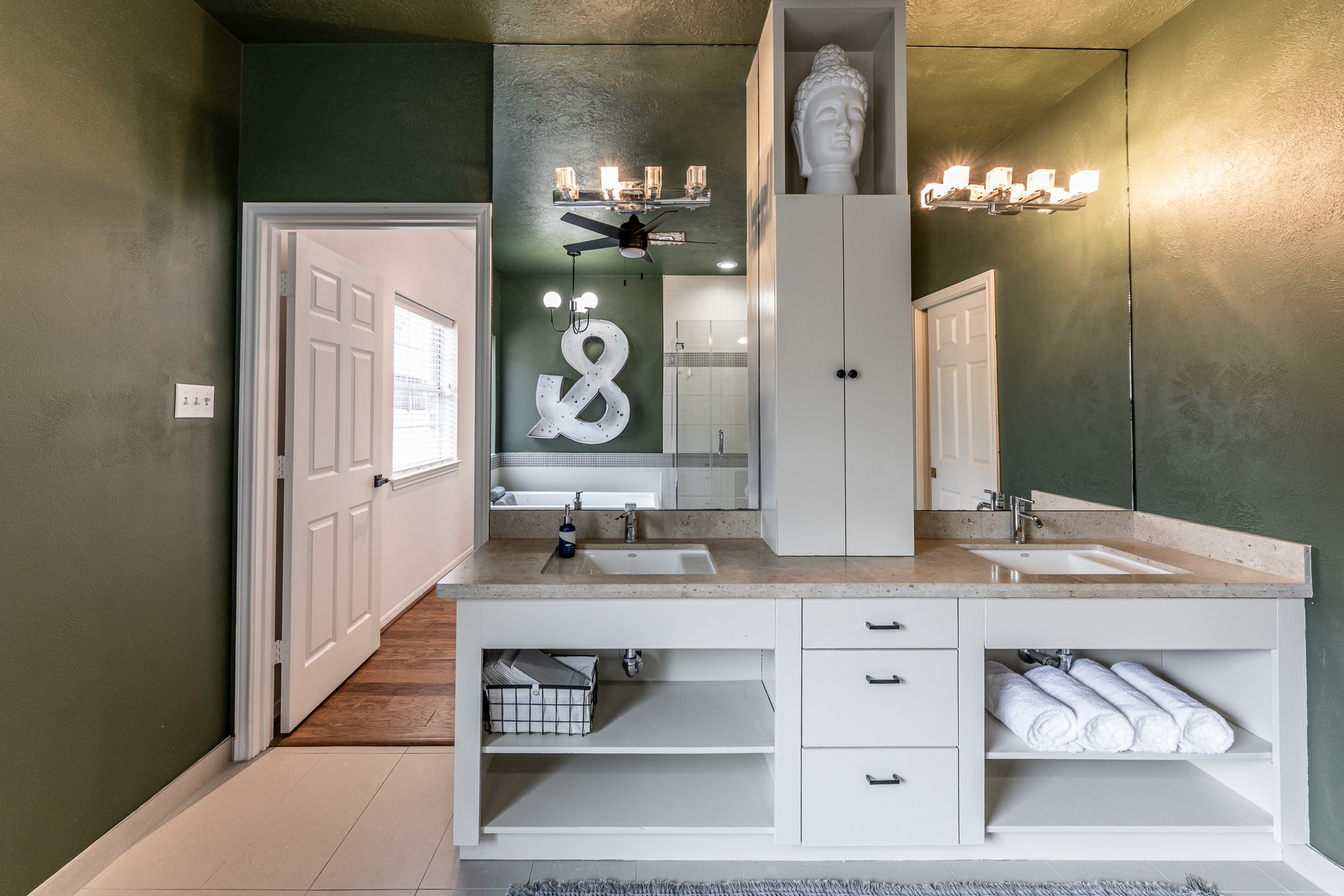 14 Lakeview Manor Huntsville, TX 77340 - Photo 31 of 48 a bathroom with a sink double vanity and a mirror