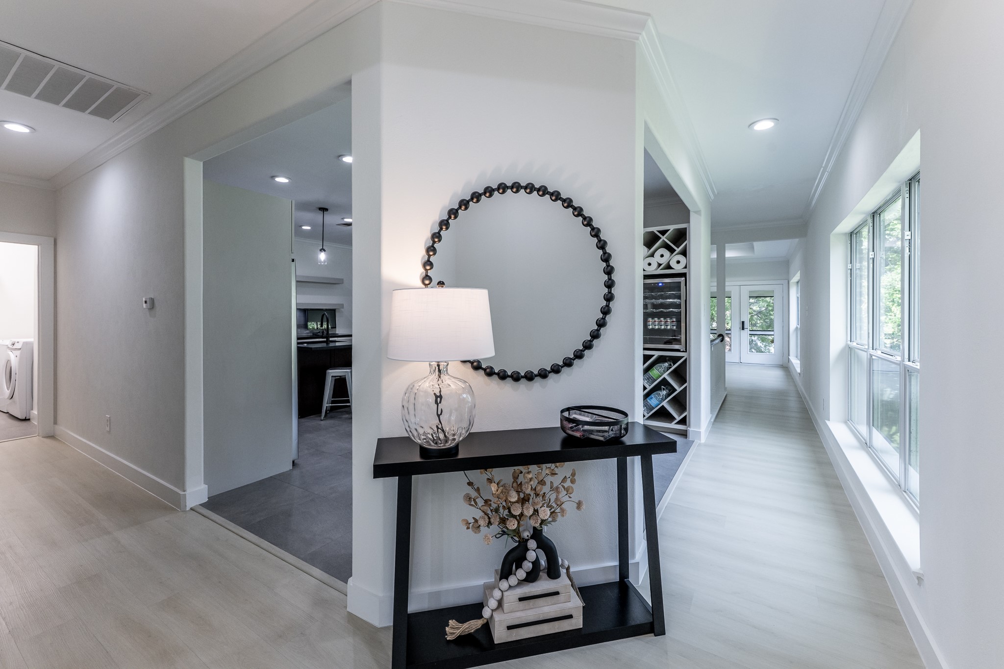 14 Lakeview Manor Huntsville, TX 77340 - Photo 8 of 48 a view of an entryway with wooden floor