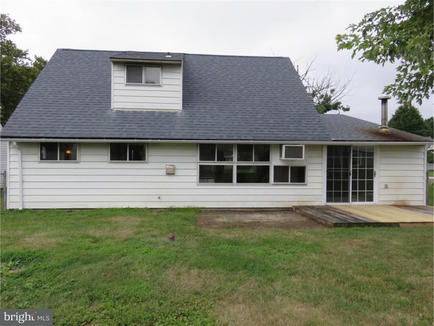 78 Indigo Road Levittown, PA 19057 - Photo 3 of 25 Gallery Image 3