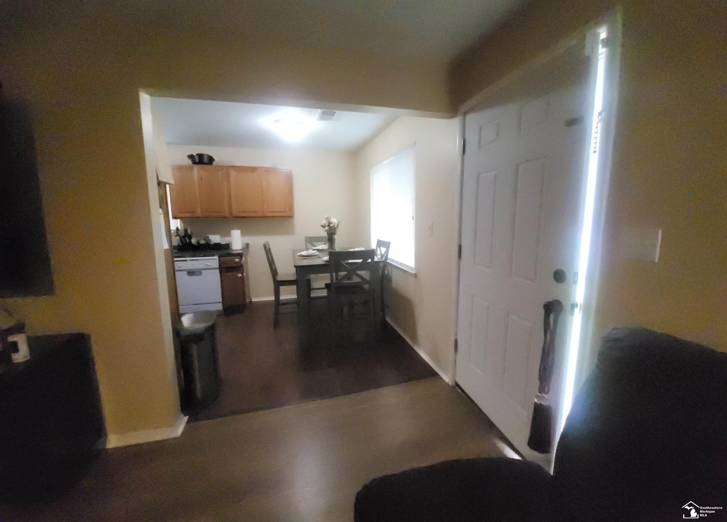 19995 Inkster Road Livonia, MI 48152 - Photo 7 of 26