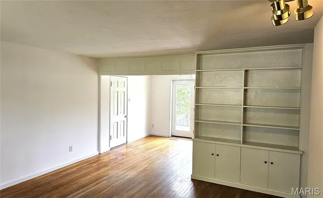 $330,000 | 9117 Tiber Court, Affton, MO 63123