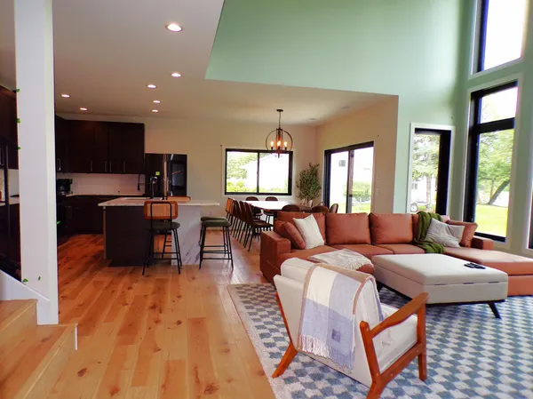 $998,000 | 1920 Geneva Road Northeast, Alexandria, MN 56308