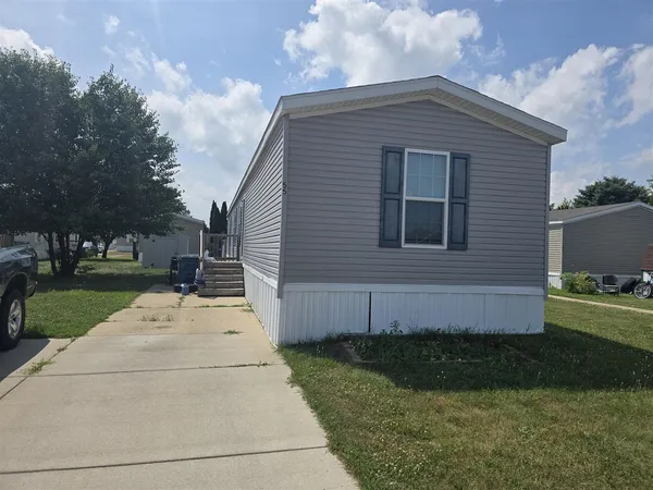 $68,000 | 360 East Tuttle Road, Unit 55, Ionia, MI 48846