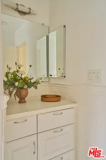 $799,000 | 4343 Finley Avenue, Unit 4, Los Angeles, CA 90027