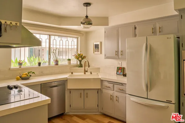 $799,000 | 4343 Finley Avenue, Unit 4, Los Angeles, CA 90027