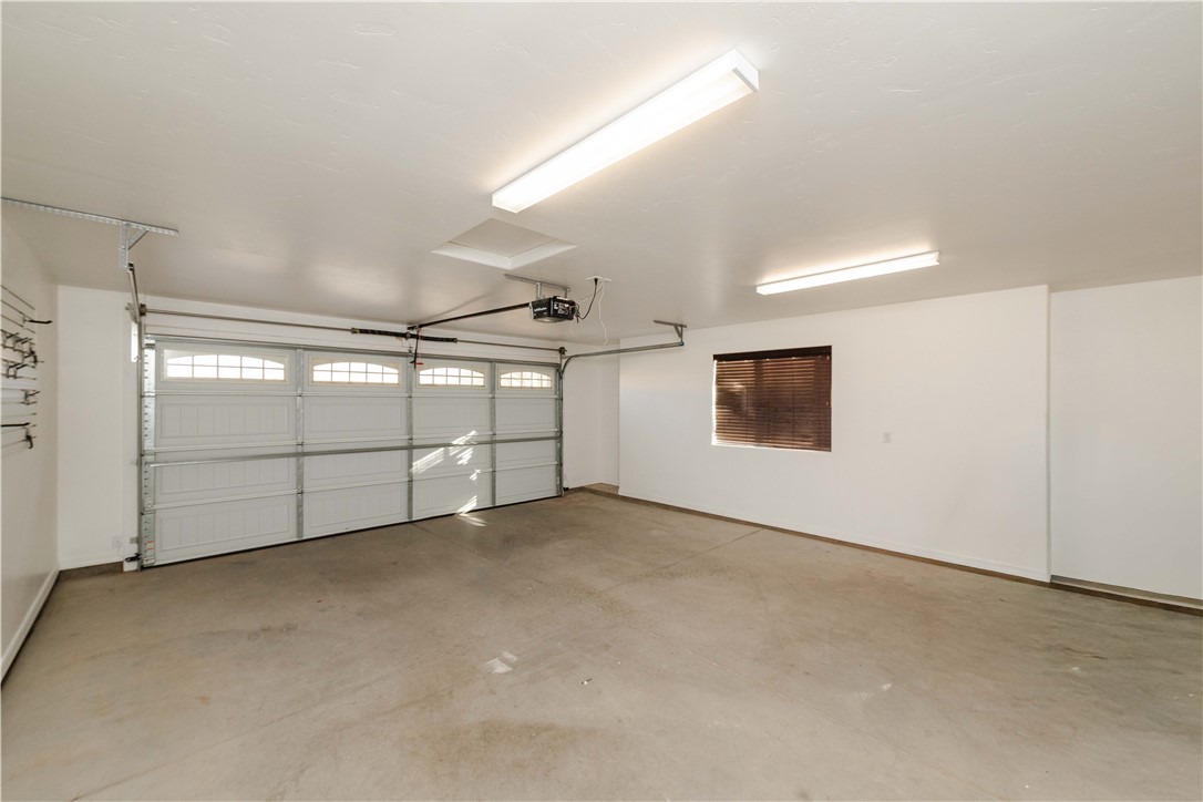 3379 Motherload Road Kingman, AZ 86401 - Photo 40 of 67 Garage with a garage door opener
