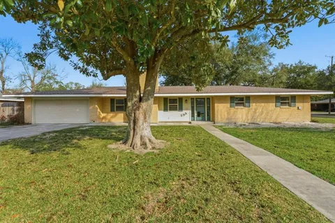 $188,000 | 233 Beauregard Street, Lake Charles, LA 70605