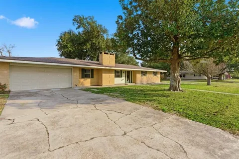 $188,000 | 233 Beauregard Street, Lake Charles, LA 70605