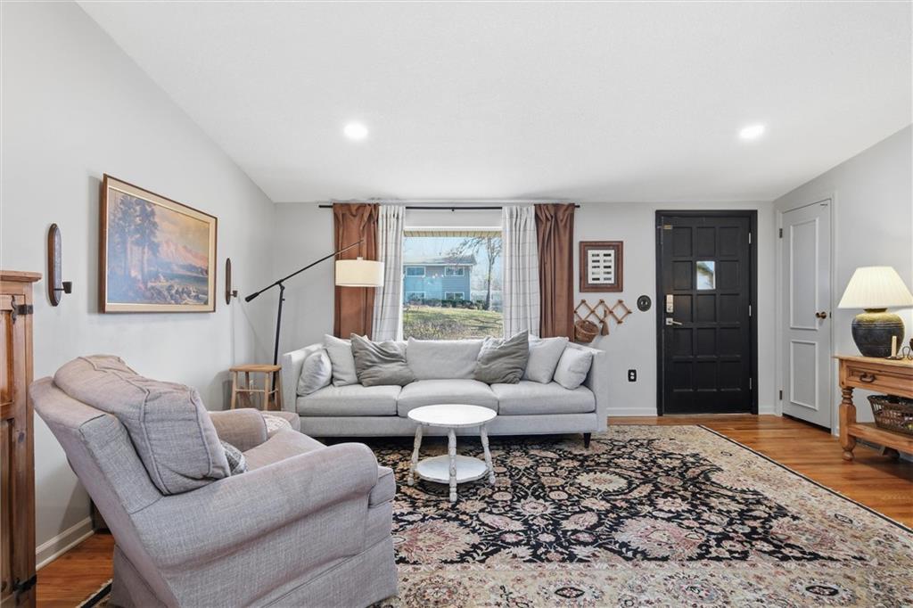 9938 Fair Ln Road Lenexa, KS 66215 - Photo 4 of 22