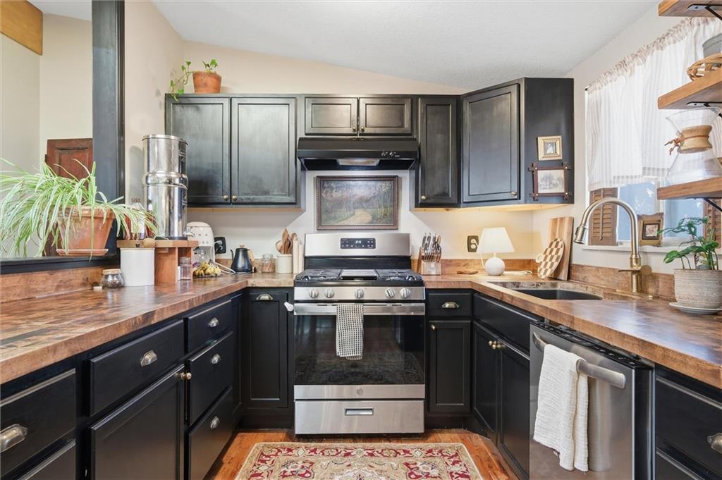 9938 Fair Ln Road Lenexa, KS 66215 - Photo 7 of 22