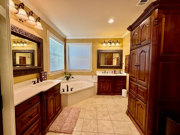$699,000 | 13222 Thicket Trail Road, Lindale, TX 75771