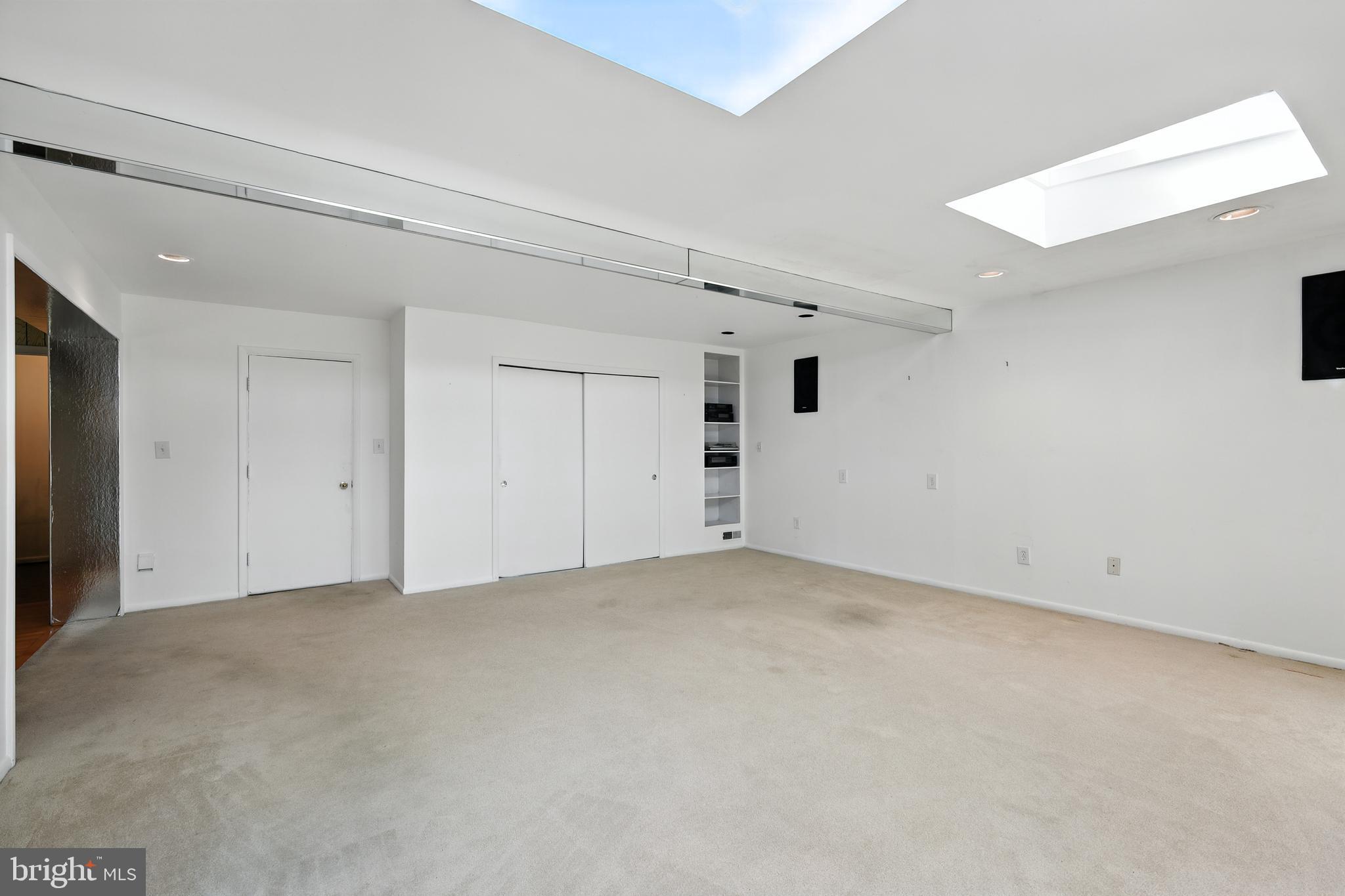 10958 Swansfield Road Columbia, MD 21044 - Photo 17 of 34 Large Family Room Garage access
