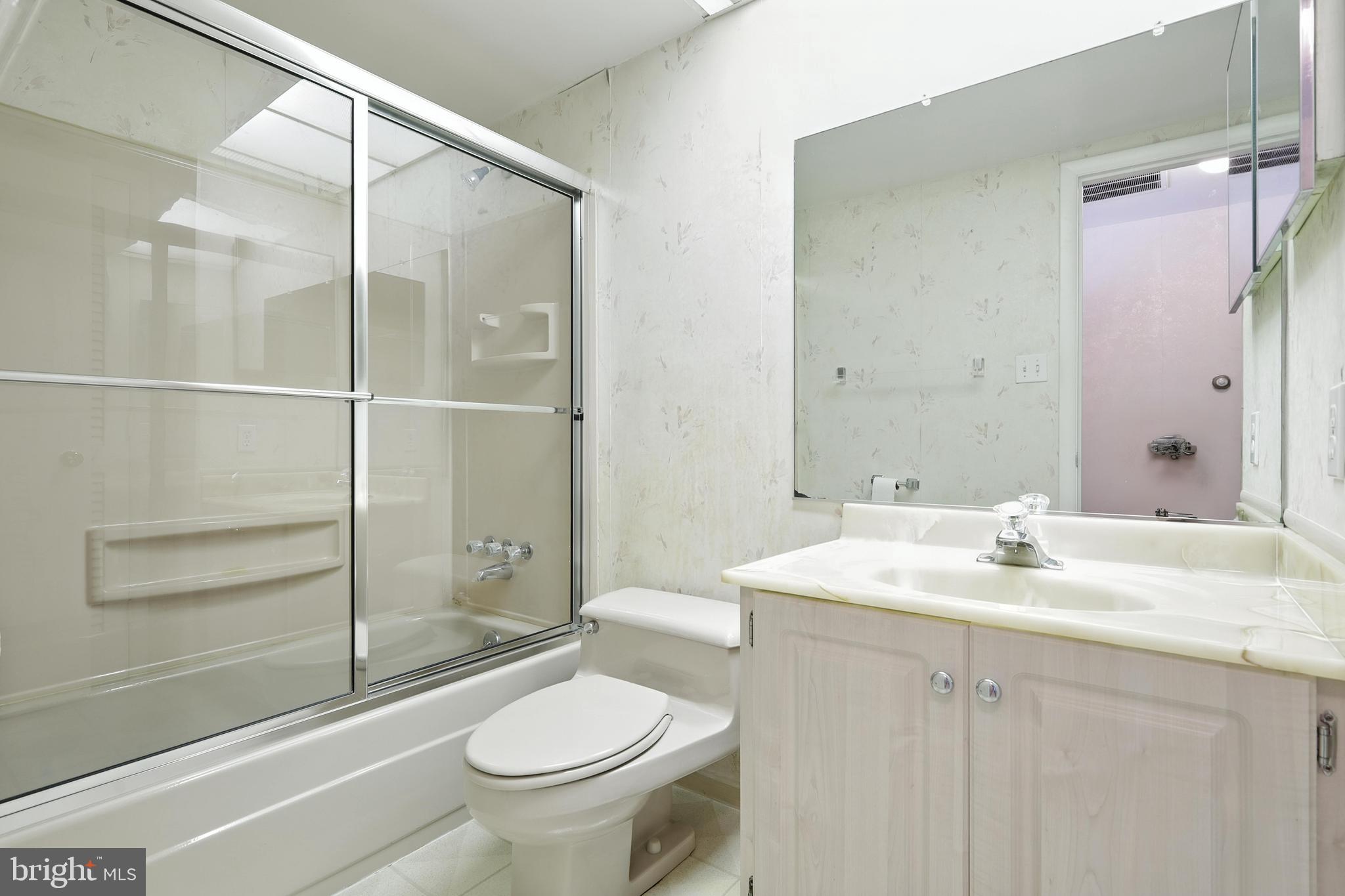 10958 Swansfield Road Columbia, MD 21044 - Photo 24 of 34 Hall Full Bath
