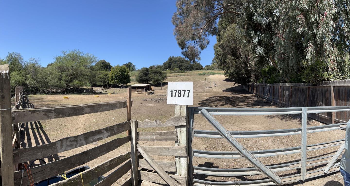 17877 Cross Road Salinas, CA 93907 - Photo 1 of 8 Gallery Image 1