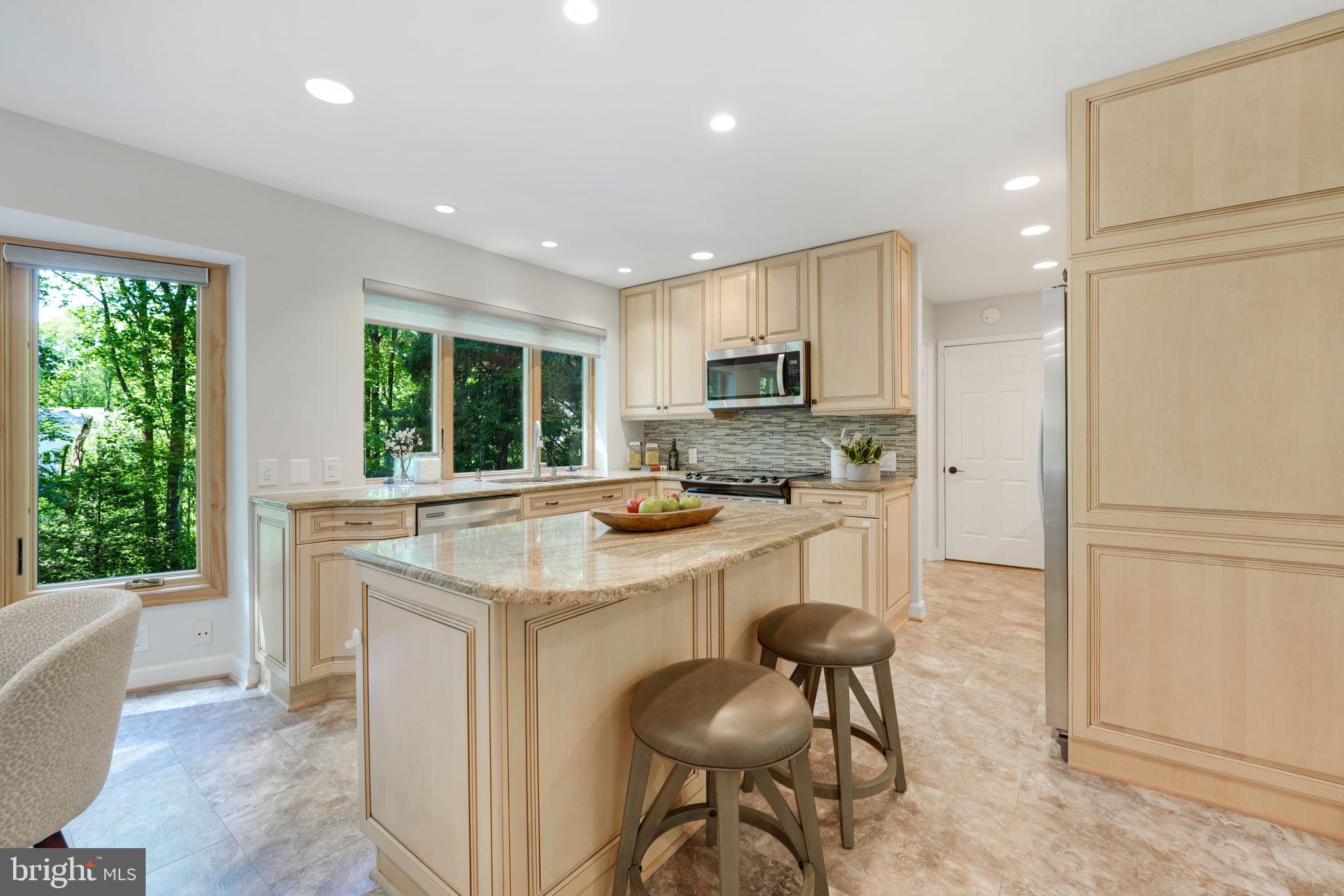 11615 Quail Ridge Court Reston, VA 20194 - Photo 5 of 64 Island with granite countertops