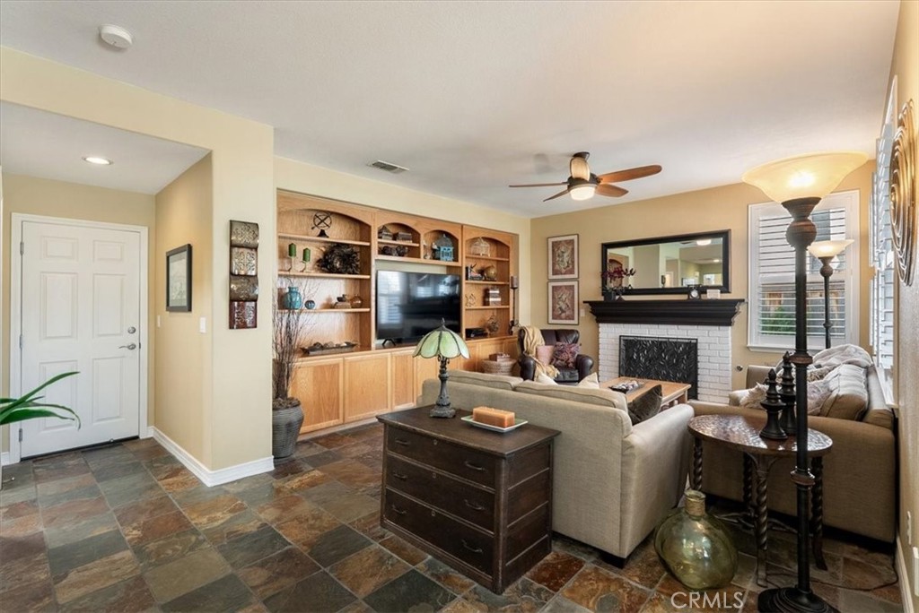 1945 Fieldstone Circle Paso Robles, CA 93446 - Photo 13 of 48 Family room