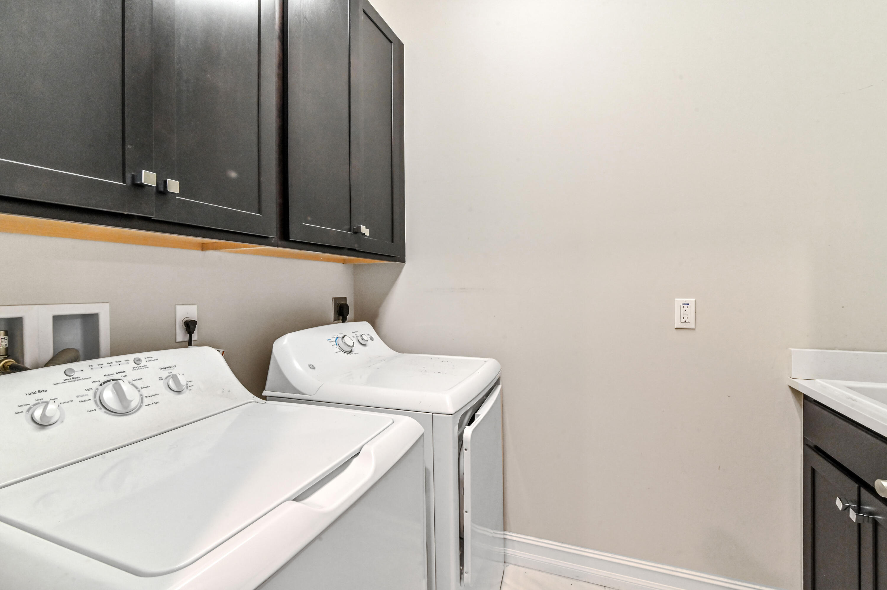 10179 Akenside Drive Boca Raton, FL 33428 - Photo 30 of 45 18 laundry room 01