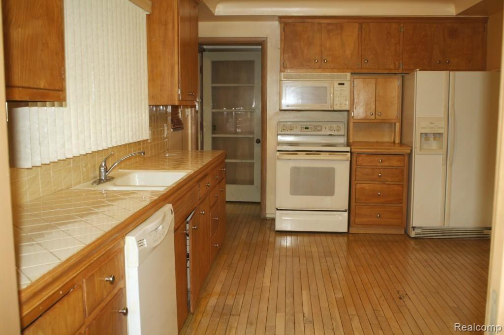 6750 Halyard Road Bloomfield Hills, MI 48301 - Photo 10 of 25