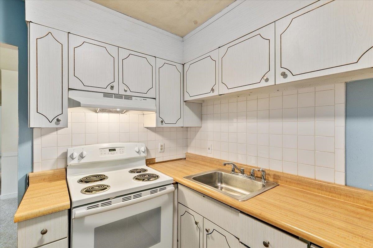 1 Brook Road, Unit 9 Salem, NH 03079 - Photo 7 of 32