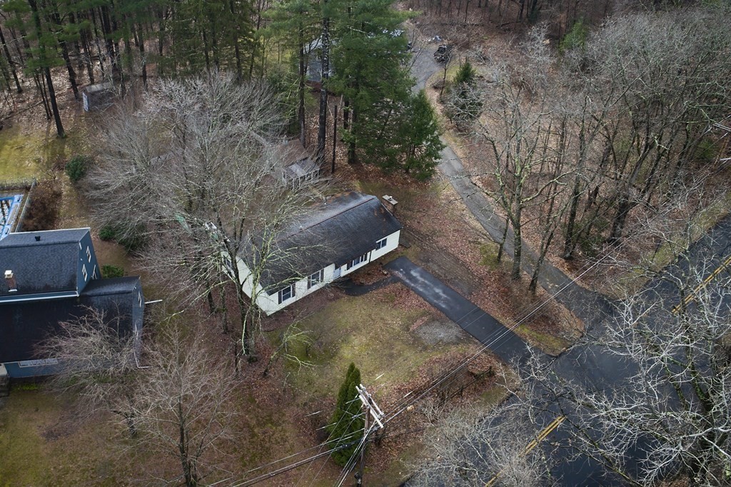 848 Ryan Road Northampton, MA 01062 - Photo 4 of 40