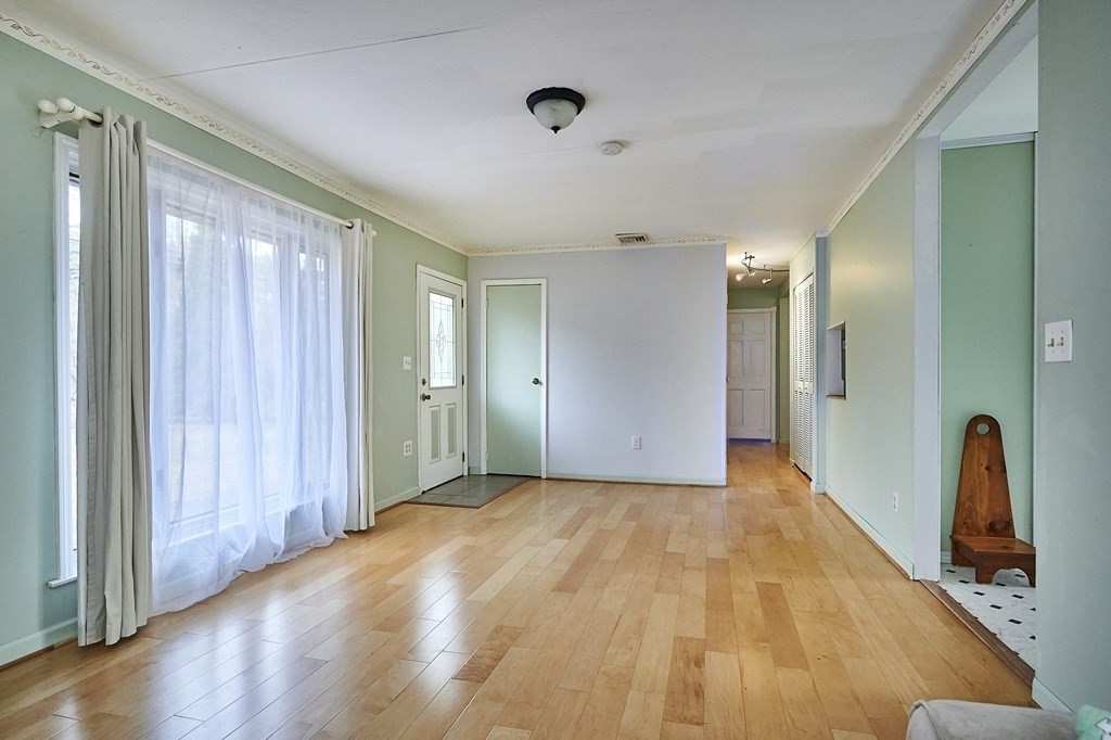 848 Ryan Road Northampton, MA 01062 - Photo 6 of 40