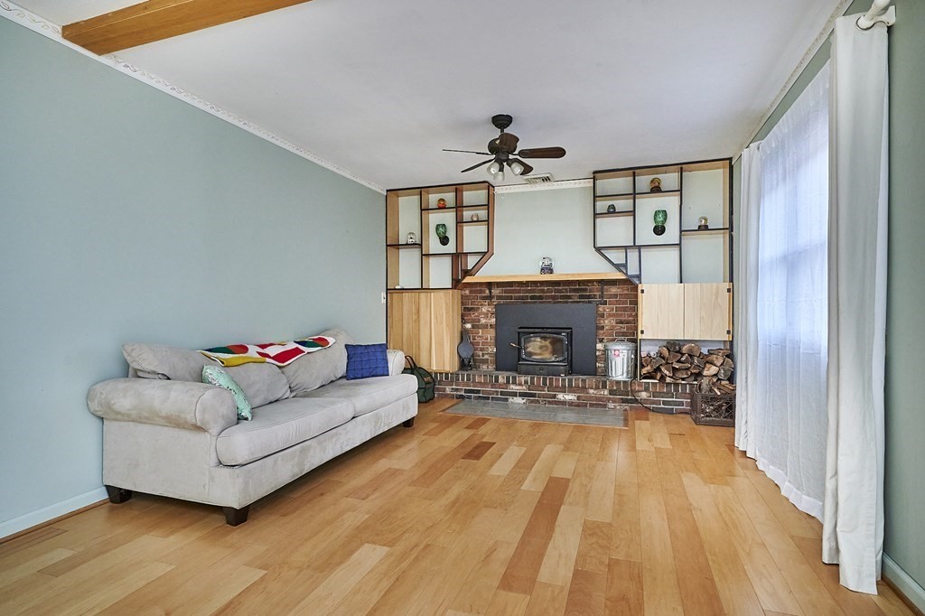 848 Ryan Road Northampton, MA 01062 - Photo 8 of 40