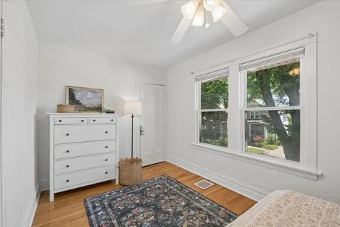 $450,000 | 913 Highland Avenue, Oak Park, IL 60304
