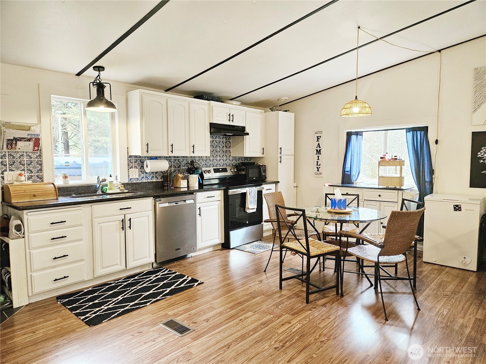 375 Union Avenue Southeast, Unit 62 Renton, WA 98059 - Photo 9 of 25 Gallery Image 9