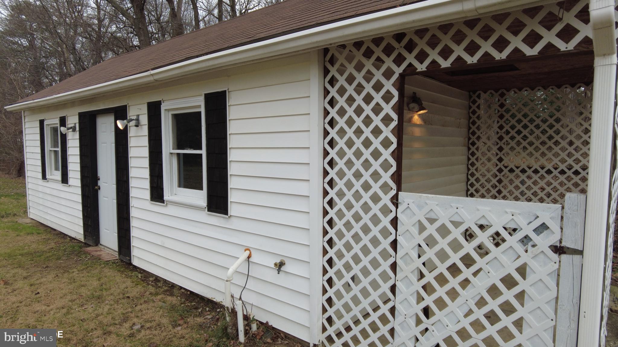 3901 92nd Avenue Springdale, MD 20774 - Photo 45 of 48 Shed Side