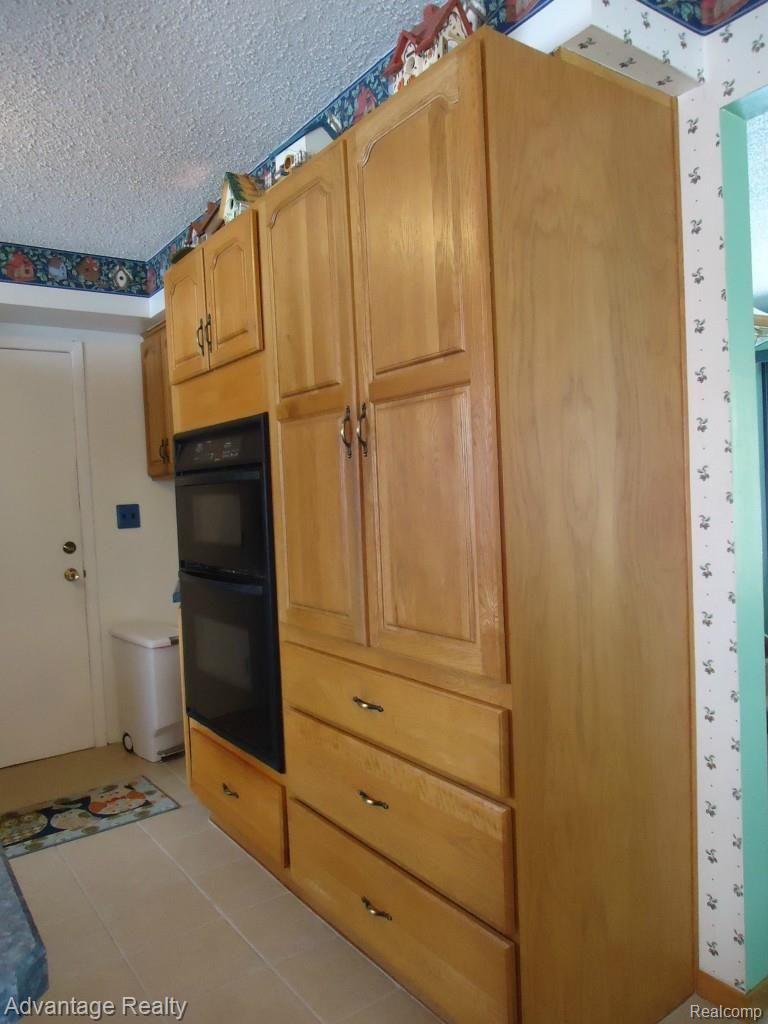 52155 Fairchild Road New Baltimore, MI 48051 - Photo 6 of 32 DSC04023.jpg