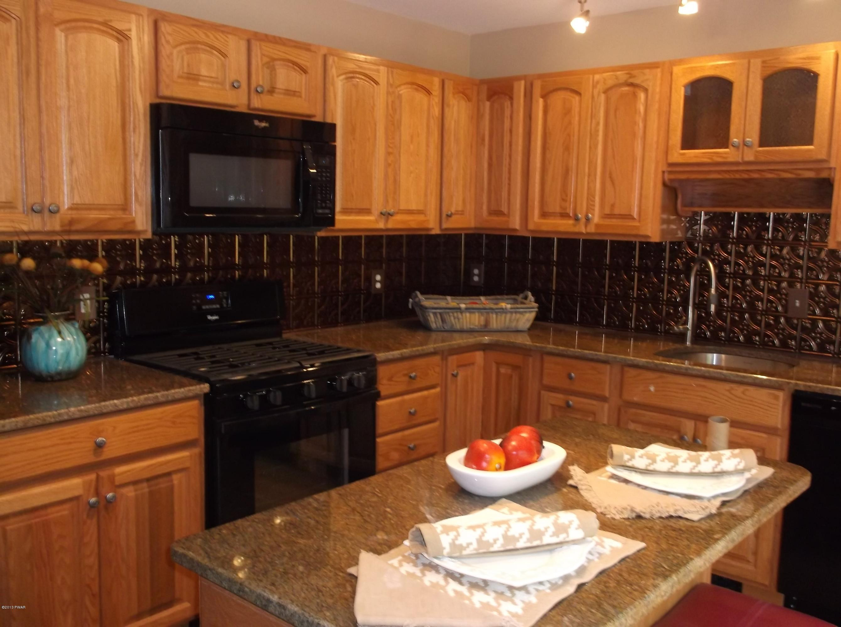 118 Rock Bass Road Milford, PA 18337 - Photo 3 of 15