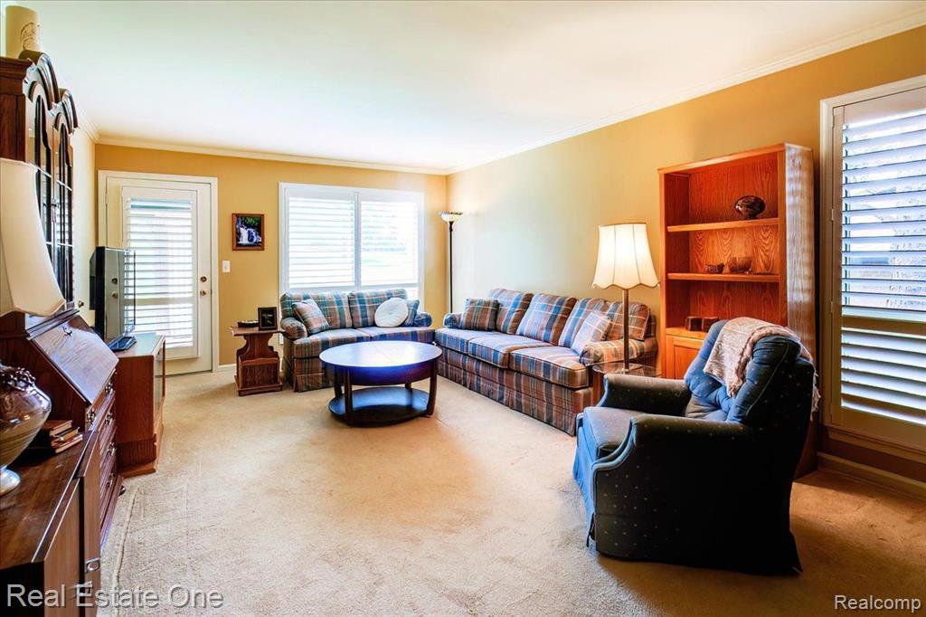 951 Wexford Way Rochester Hills, MI 48307 - Photo 8 of 46