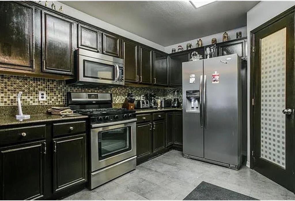 205 Vista Ridge Drive Venus, TX 76084 - Photo 7 of 10