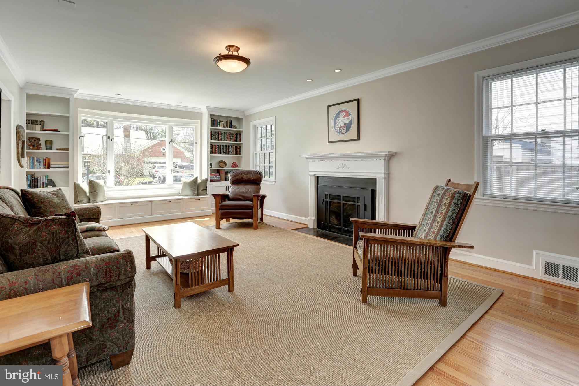 8034 Glendale Road Chevy Chase, MD 20815 - Photo 5 of 30 Living Room