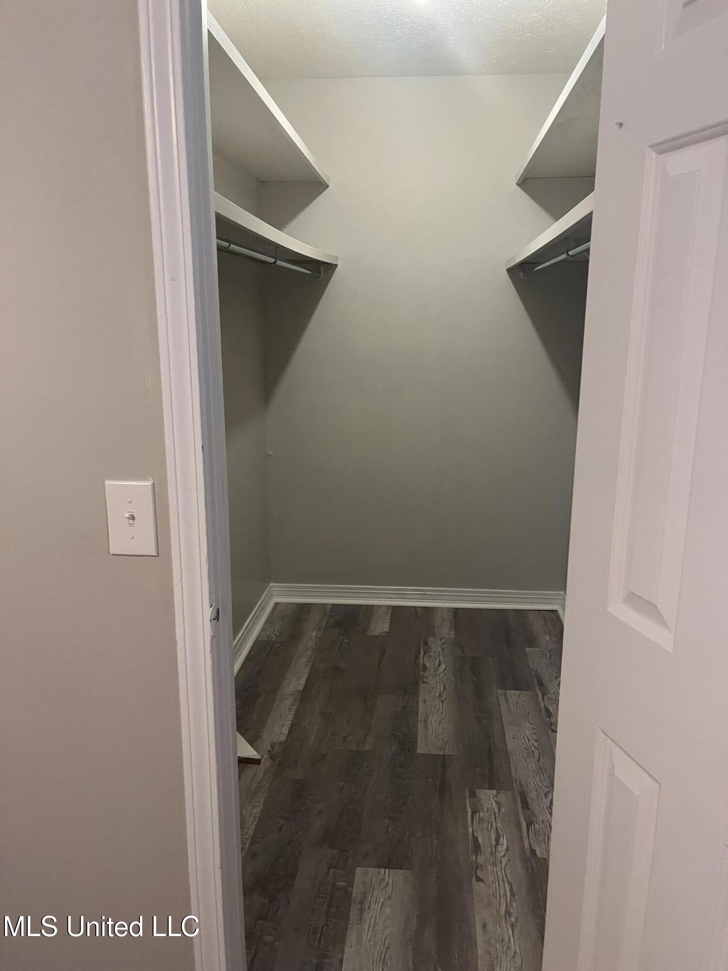 1301 Jamestown Way Jackson, MS 39211 - Photo 8 of 21 IMG_1272