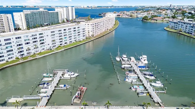 $380,000 | 6075 Shore Boulevard South, Unit 215, Gulfport, FL 33707