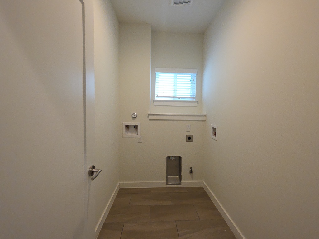6800 Menchaca Road, Unit 42 Austin, TX 78745 - Photo 19 of 23 Laundry room with hookups