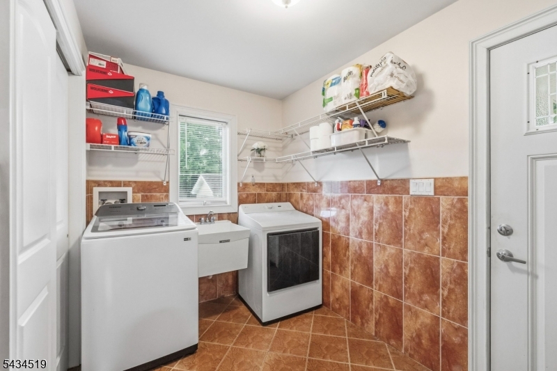 19 Fairview Road Clark, NJ 07066 - Photo 40 of 48
